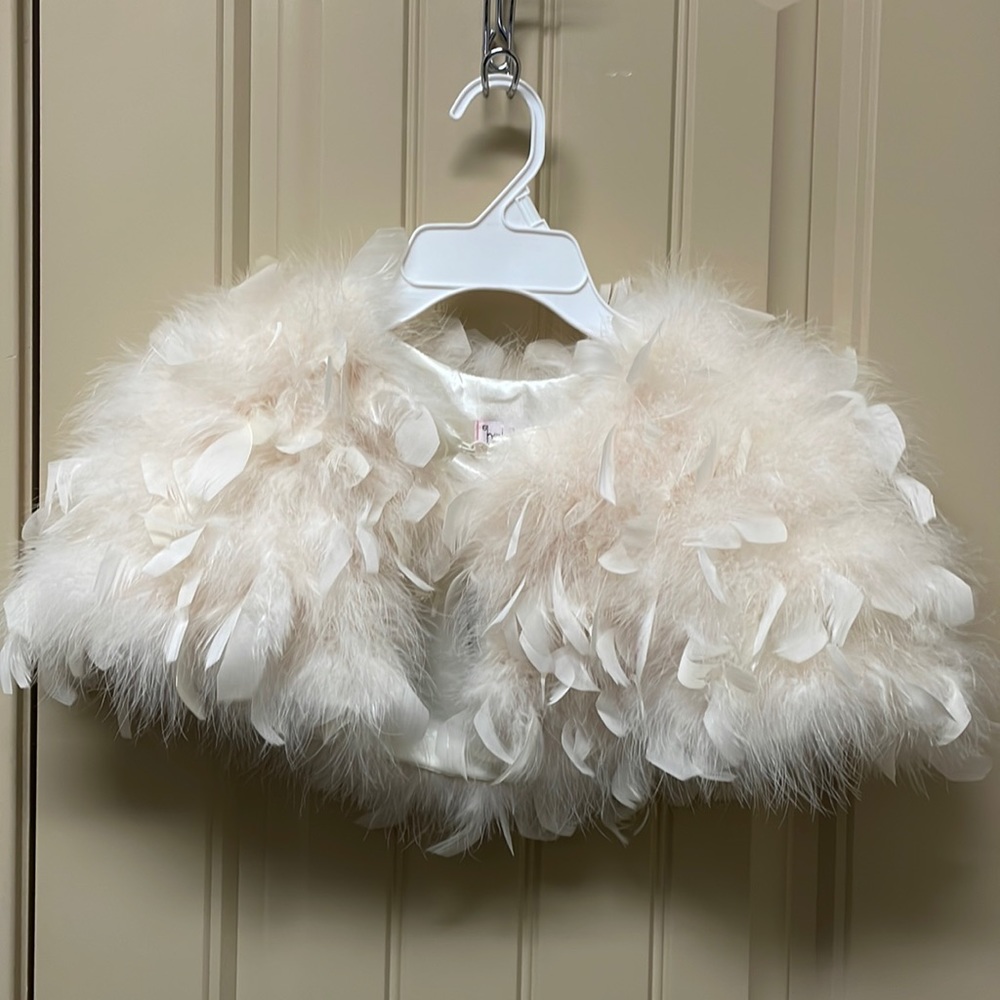 NWT Girl’s Ivory Feather Capelet